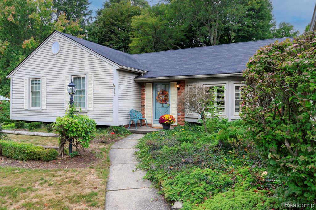 830 Croydon Road, Rochester Hills, MI 48309 — Photo 11