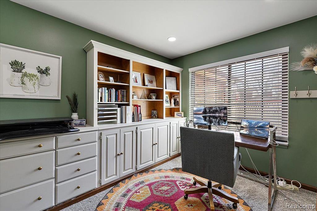 5277 Orchard Crest Drive, Troy, MI 48085 — Photo 17