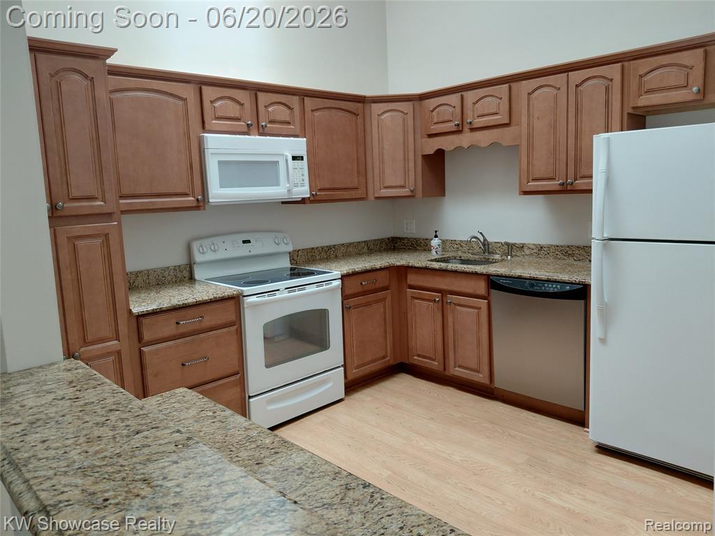 7368 Meadowridge Drive, West Bloomfield, MI — Photo 4