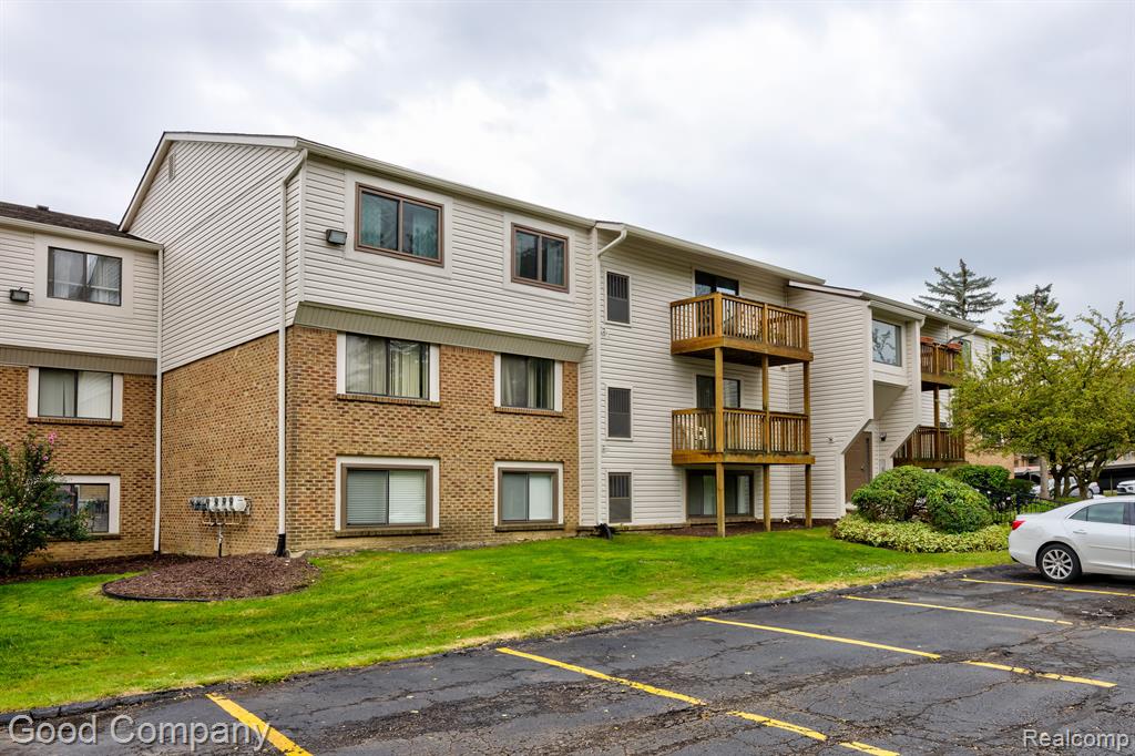 30056 W 12 MILE Road, 79, Farmington Hills, MI 48334 — Photo 32