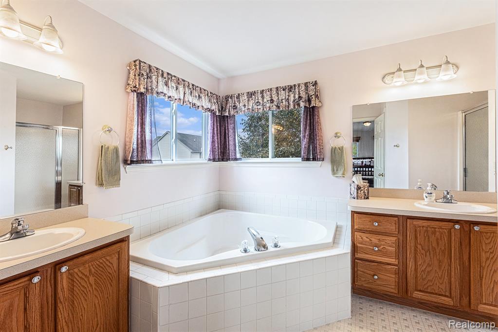 8488 Grand View Drive, Grand Blanc, MI 48439 — Photo 15