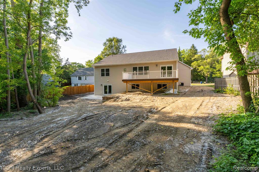 3907 Pontiac Lake Road, Waterford, MI 48328 — Photo 42