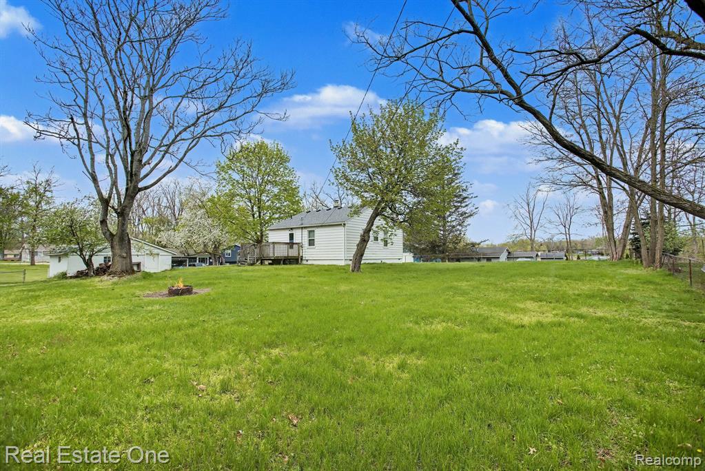 206 Steadfield Street, Commerce Twp, MI 48382 — Photo 3