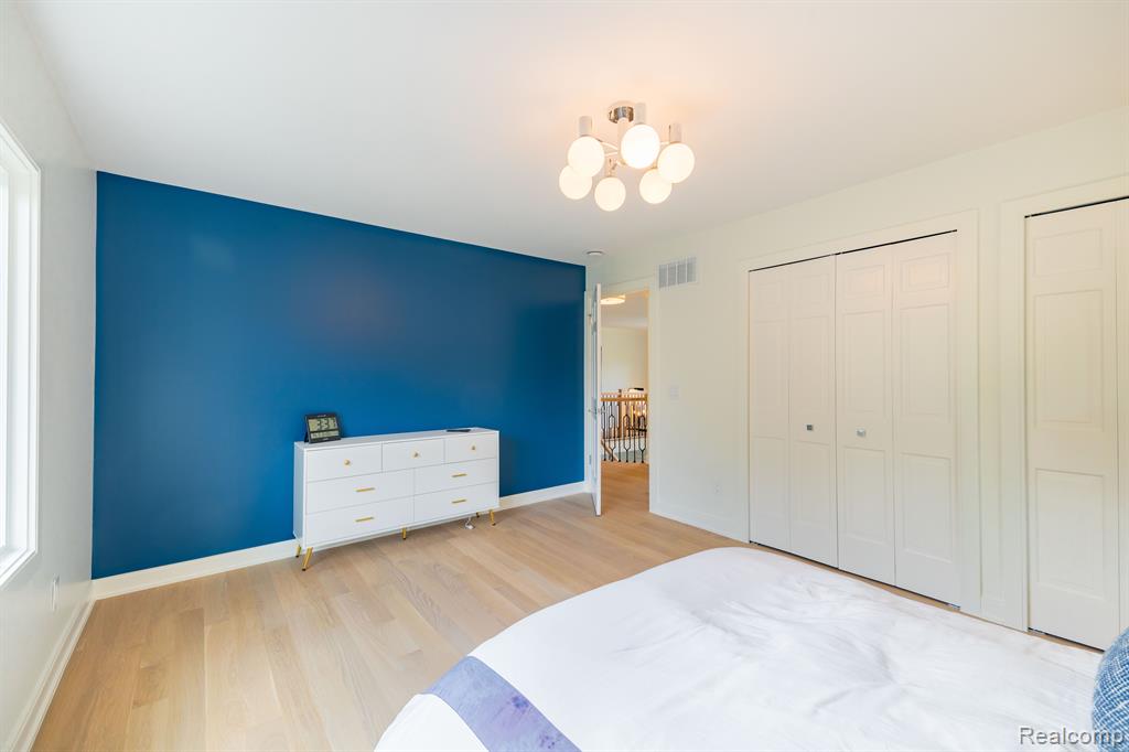 655 CANTERBURY Road, Grosse Pointe Woods, MI 48236 — Photo 42