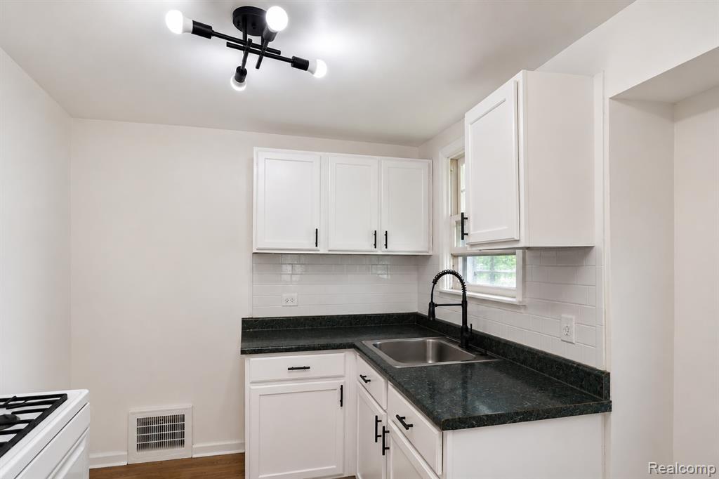 12087 Heyden Street, Detroit, MI 48228 — Photo 7