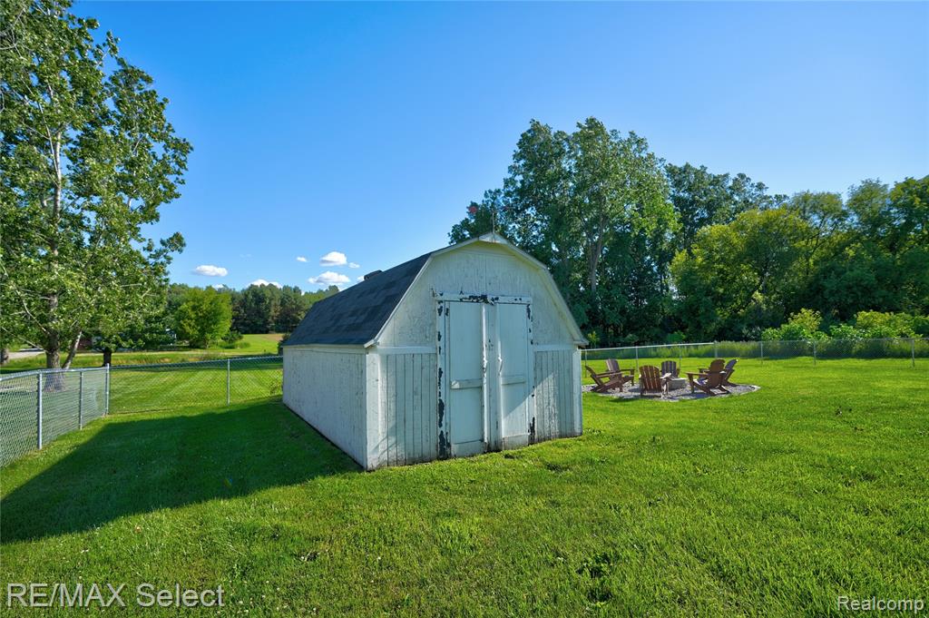 10469 W PIERSON Road, Flushing, MI 48433 — Photo 15