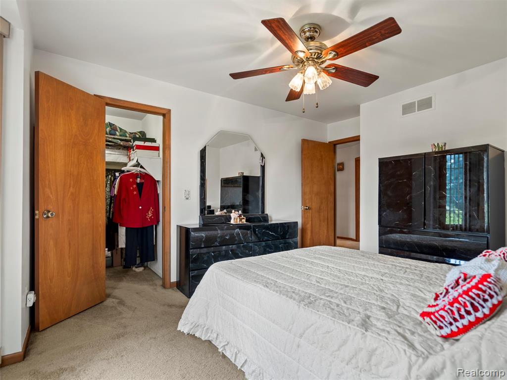46386 Jackson Drive, Macomb, MI 48044 — Photo 32