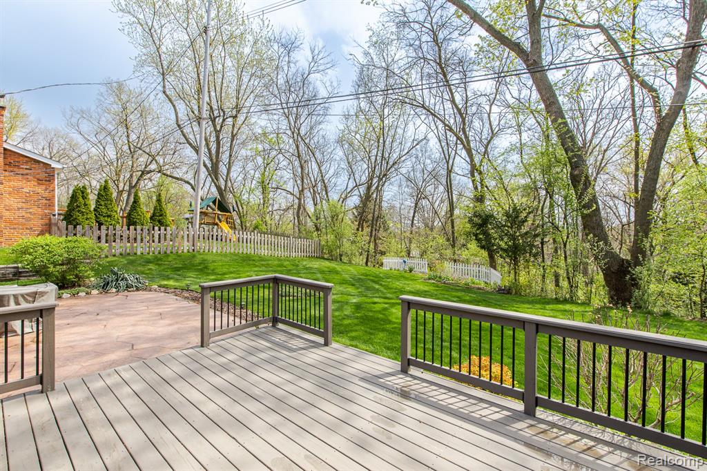 4931 Huron Drive, Clarkston, MI 48348 — Photo 36