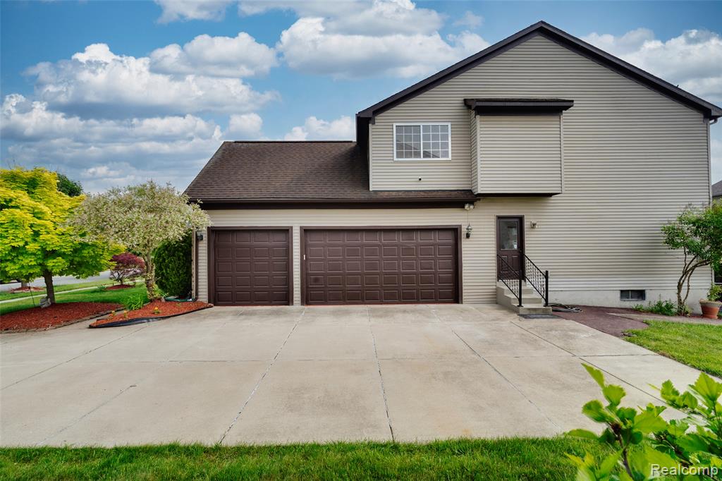 6330 Sadie Lane, Belleville, MI 48111 — Photo 61