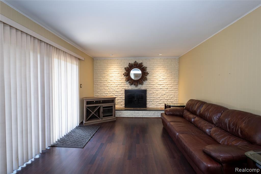 956 Blairmoor Court, Grosse Pointe Woods, MI 48236 — Photo 13