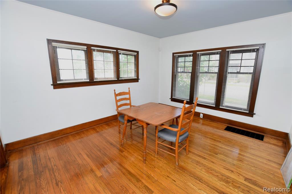 421 University Avenue, Flint, MI 48503 — Photo 7