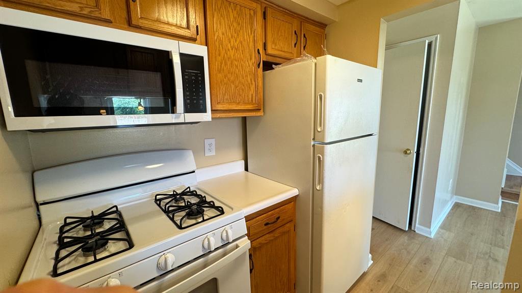 8972 SCOTIA Drive, Sterling Heights, MI 48312 — Photo 6