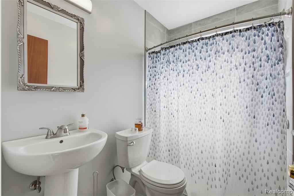 9290 Allen Road, Allen Park, MI 48101 — Photo 11