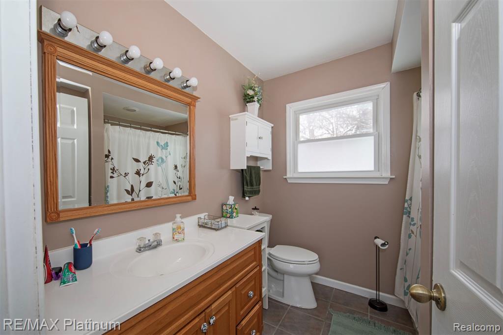 4975 Comstock Street, Commerce Twp, MI 48382 — Photo 11