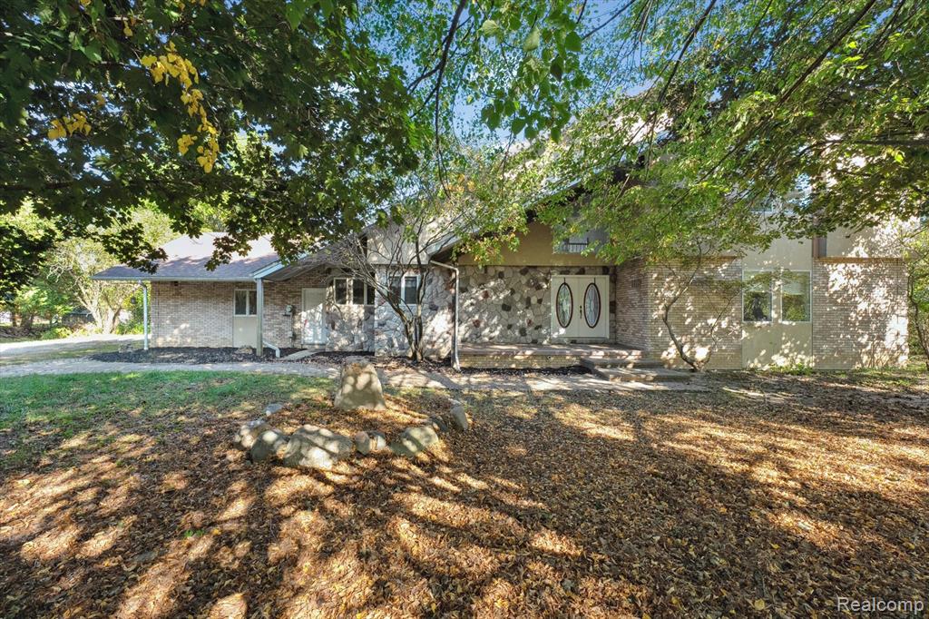 1792 Tooley Road, Howell, MI 48855 — front exterior