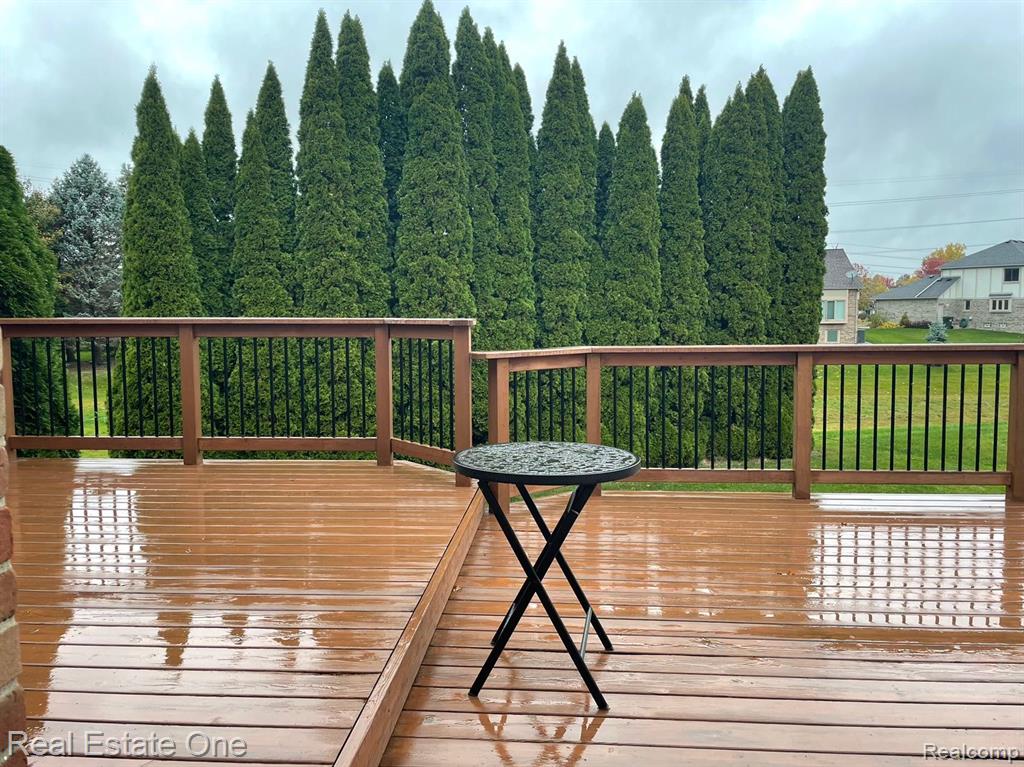 685 ESSEX Drive, Rochester Hills, MI 48307 — Photo 38