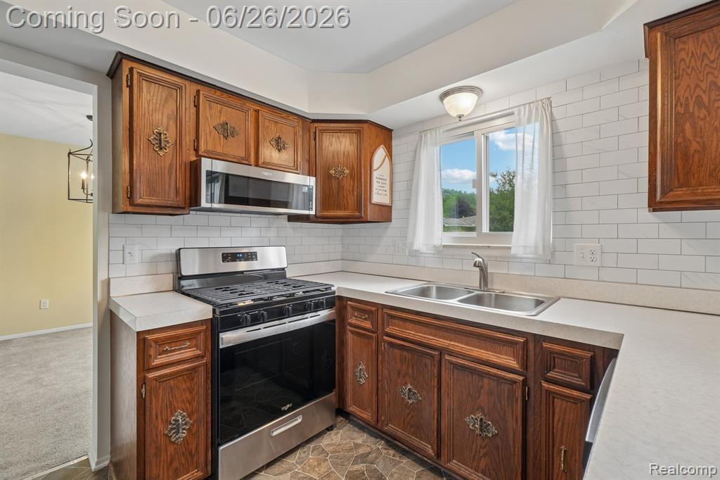 6046 Wedgewood Road, Canton, MI 48187 — Photo 13
