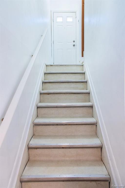 6873 Mayburn Street, Dearborn Heights, MI 48127 — Photo 27