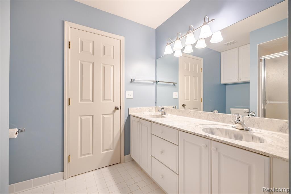 9892 Hawthorne Glen Drive, Grosse Ile, MI 48138 — Photo 26