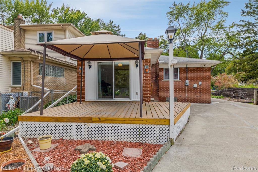 3979 Grindley Park Street, Dearborn Heights, MI 48125 — Photo 33