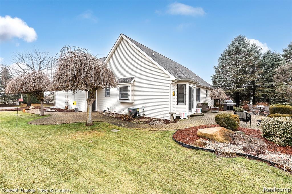6322 E Horseshoe Trail, Linden, MI 48451 — Photo 8