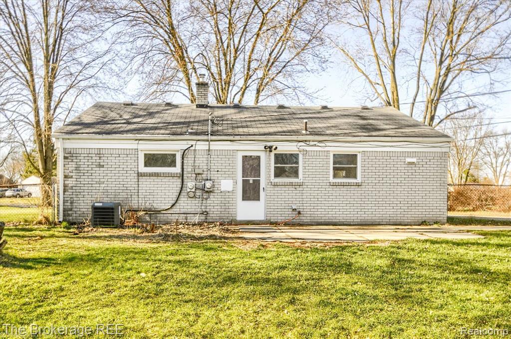 4912 SUNDALE Drive, Clarkston, MI — Photo 9