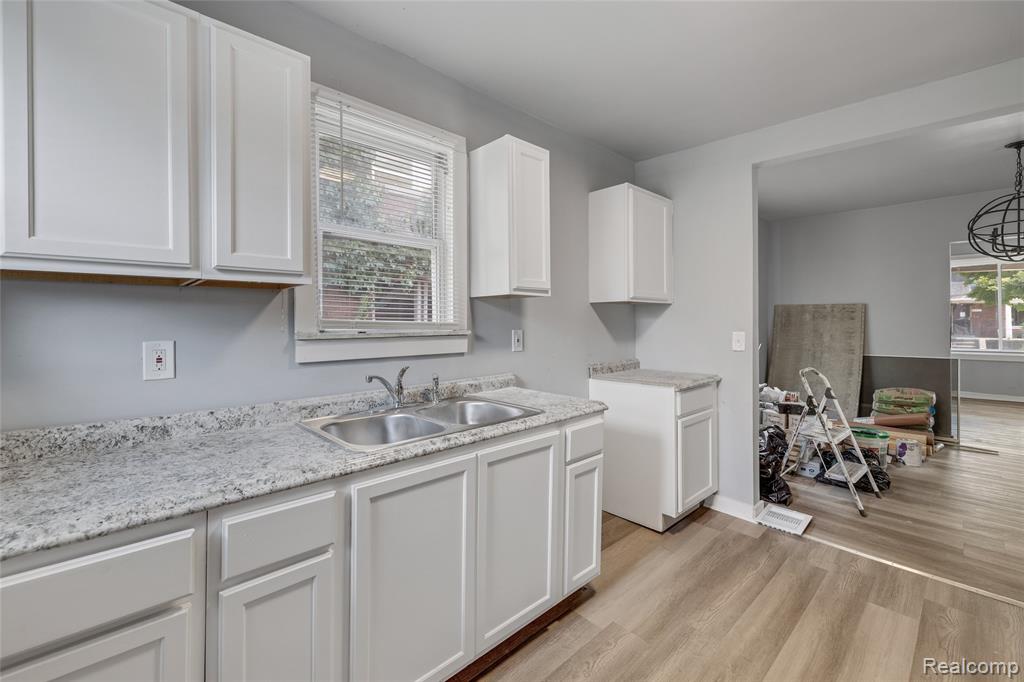 612 W Hollywood, Detroit, MI 48203 — Photo 9