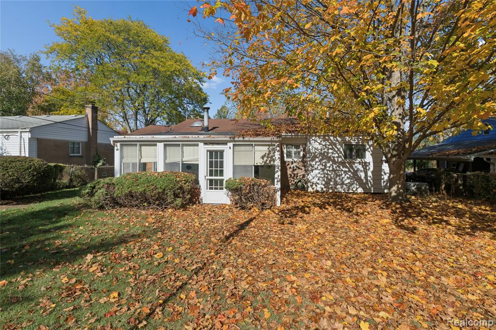 536 Rewold Drive, Rochester, MI 48307 — Photo 32