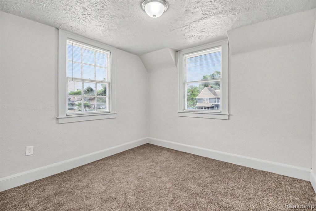 680 N Perry Street, Pontiac, MI 48342 — Photo 12
