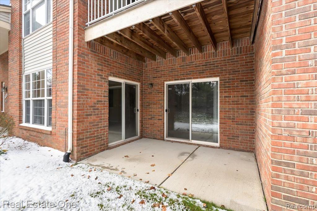 1818 Flagstone Circle, 34, Rochester, MI 48307 — Photo 3