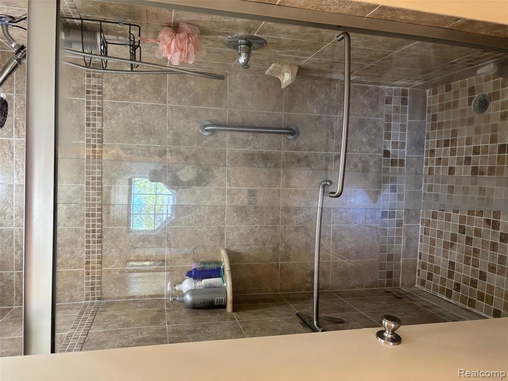 41532 Belden Circle, Novi, MI 48377 — Photo 13