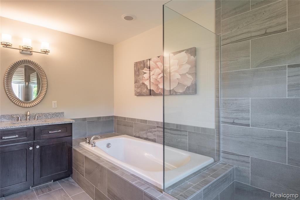 55712 Glenbrooke Drive, Shelby Twp, MI 48316 — Photo 37