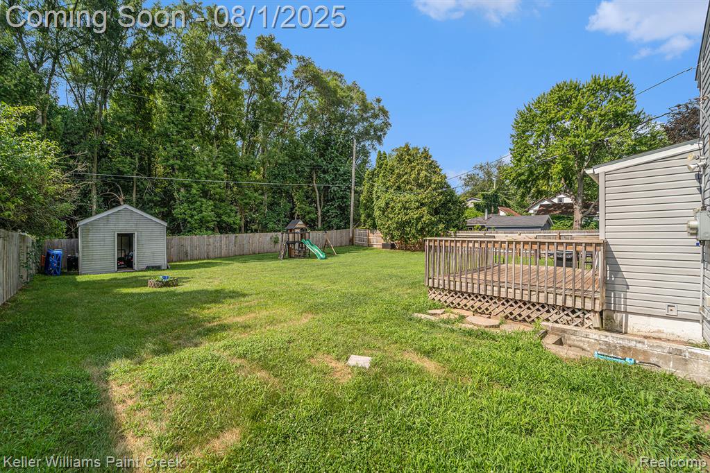 4135 Fenmore Avenue, Waterford, MI 48328 — Photo 23