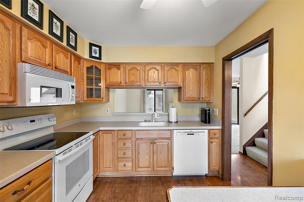 23243 Farmington Road, Farmington, MI 48336 — Photo 10