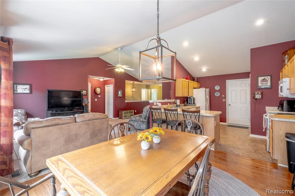 9006 Spring Brook Circle, Davison, MI 48423 — Photo 7