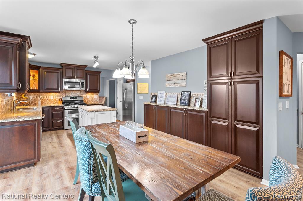 316 Lenox Lane, Brighton, MI 48114 — Photo 14