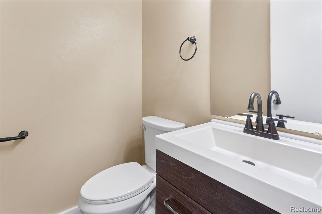 42562 SARATOGA Road, Canton, MI 48187 — Photo 8