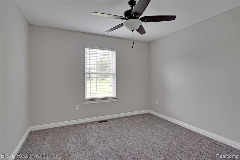 437 Angle Road, Lapeer, MI 48446 — Photo 21