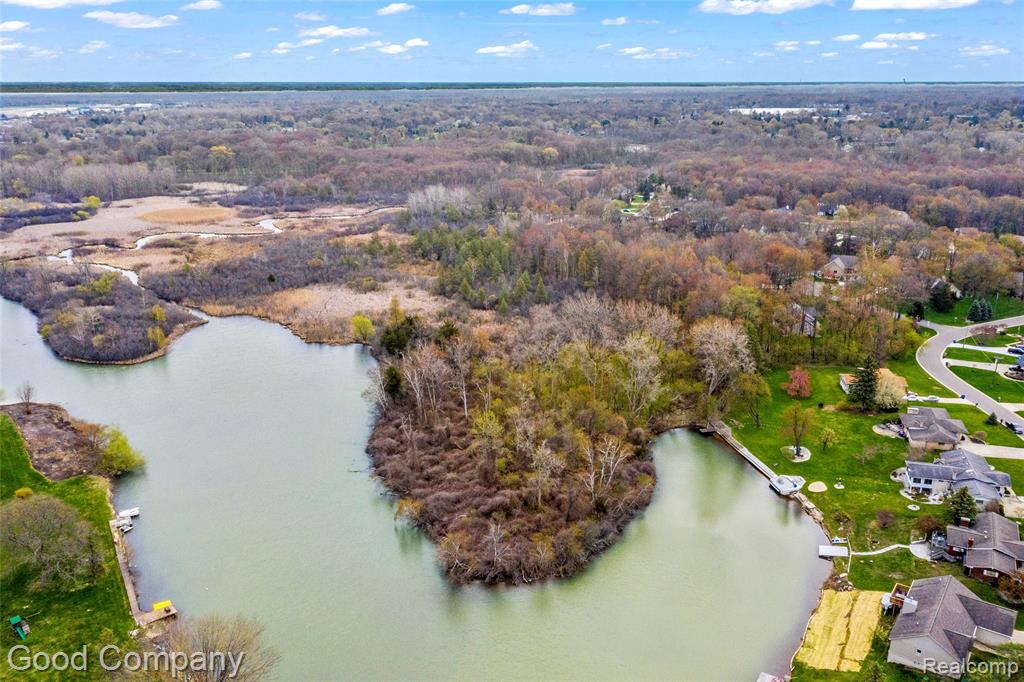 640 Sunnybeach Drive, White Lake, MI — Photo 33