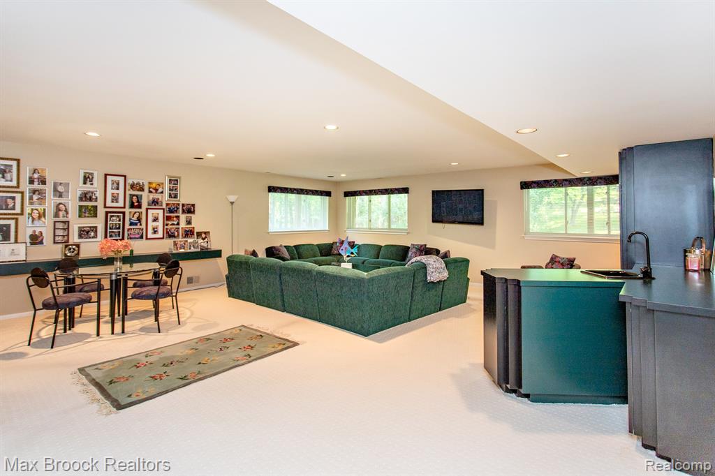 6524 Pleasant Lake Court, West Bloomfield, MI — Photo 47