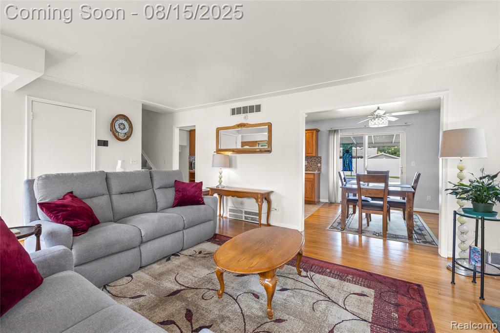 7822 Hillcrest Boulevard, Westland, MI — Photo 5