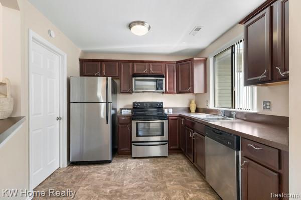 20791 Indian Creek Drive, 78, Farmington Hills, MI 48335 — Photo 12