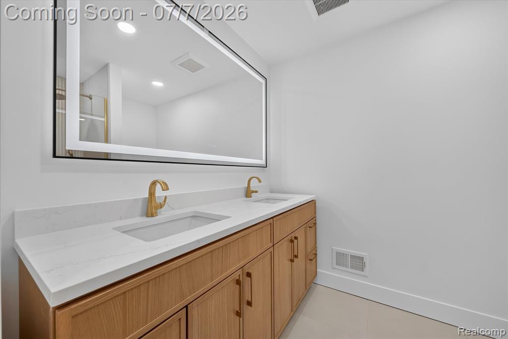 756 Great Oaks Drive, Bloomfield Hills, MI 48304 — Photo 38