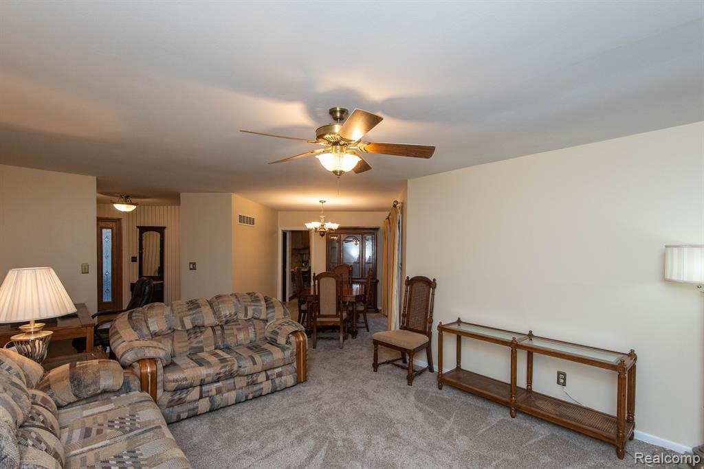 6226 GOLFVIEW Drive, Burton, MI 48509 — Photo 56
