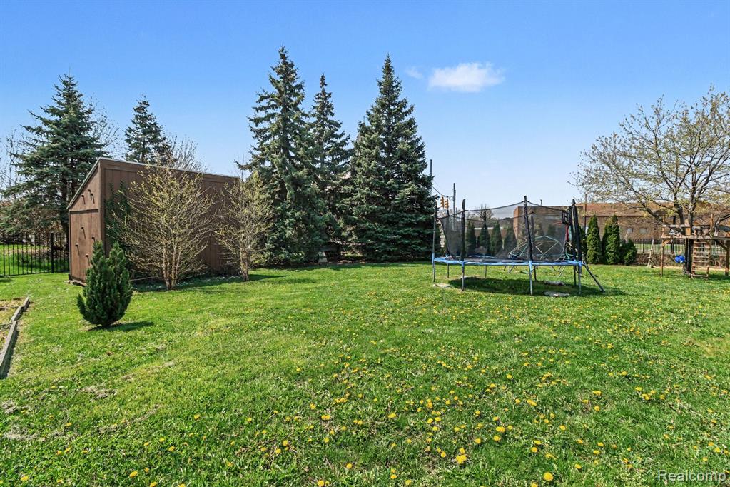 1640 Estates Drive, Detroit, MI 48206 — Photo 35