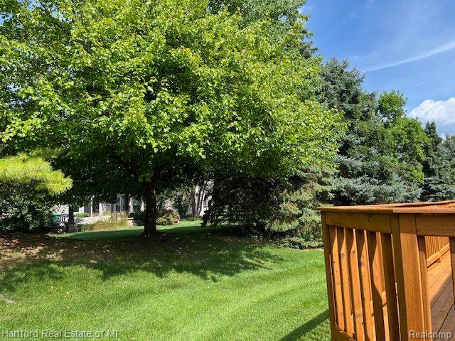407 N OAK Drive, Walled Lake, MI 48390 — Photo 25