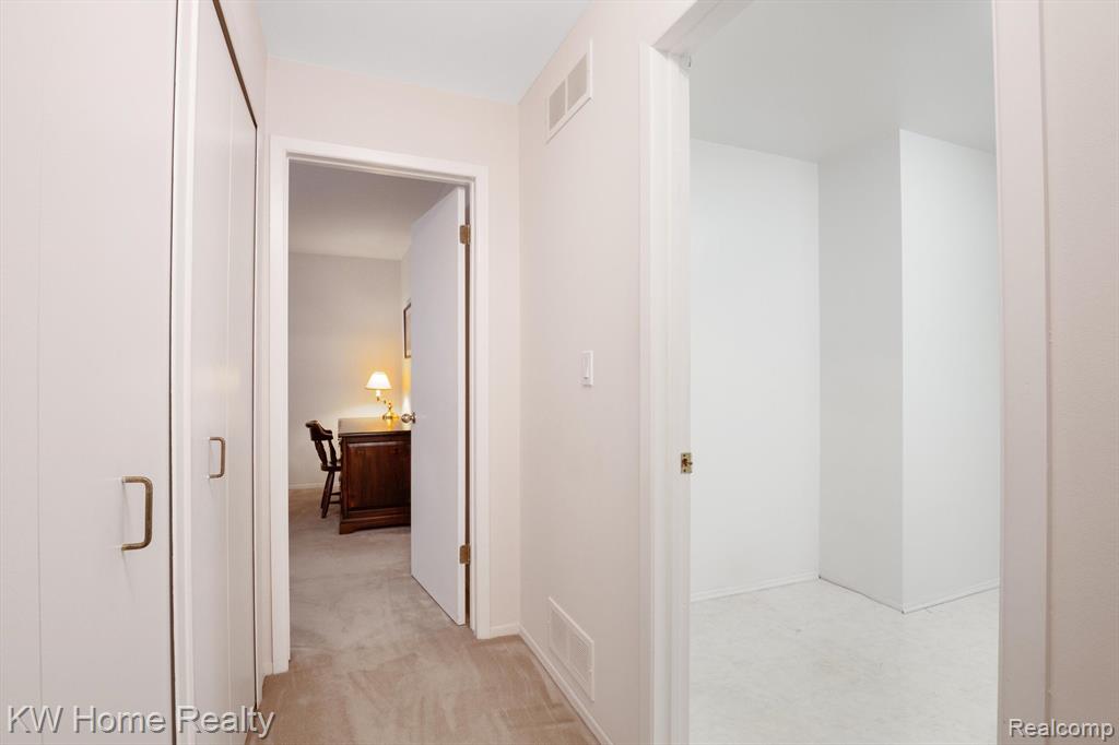 29691 Pine Ridge Circle, Farmington Hills, MI 48331 — Photo 20