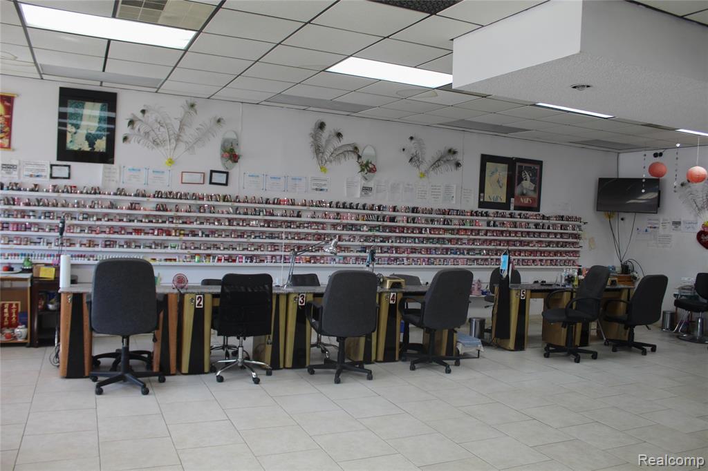 18240 W 7 Mile Road w seven mile, Detroit, MI 48219 — Photo 3