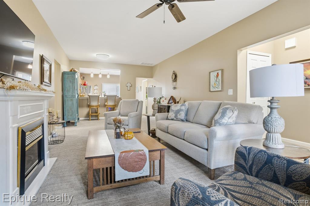 51848 Adler Park Drive E, 75, Chesterfield, MI — Photo 4
