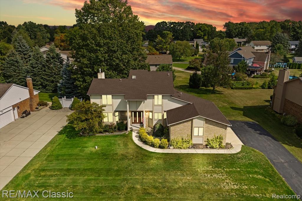4432 Ravinewood Drive, Commerce Twp, MI 48382 — Photo 50